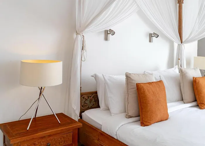 Ace - Modern 2br In With Spacious Bedrooms, Bathtub & Private Pool Seminyak (Bali)
