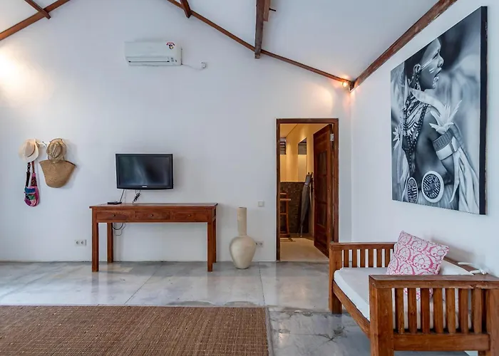 Villa Ace - Modern 2br In With Spacious Bedrooms, Bathtub & Private Pool Seminyak (Bali)